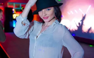 Субботняя развратная вечеринка в клубе «Уру-ру»: два стриптиза в одном эротическом шоу!