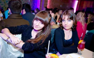 Субботняя развратная вечеринка в клубе «Уру-ру»: два стриптиза в одном эротическом шоу!