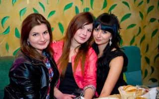 Субботняя развратная вечеринка в клубе «Уру-ру»: два стриптиза в одном эротическом шоу!
