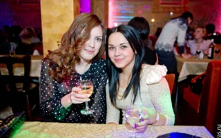 Субботняя развратная вечеринка в клубе «Уру-ру»: два стриптиза в одном эротическом шоу!