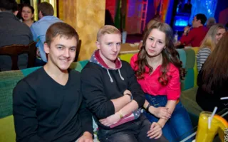 Субботняя развратная вечеринка в клубе «Уру-ру»: два стриптиза в одном эротическом шоу!