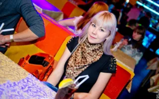 Субботняя развратная вечеринка в клубе «Уру-ру»: два стриптиза в одном эротическом шоу!