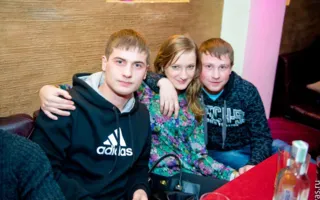 Субботняя развратная вечеринка в клубе «Уру-ру»: два стриптиза в одном эротическом шоу!