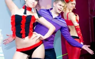 Субботняя развратная вечеринка в клубе «Уру-ру»: два стриптиза в одном эротическом шоу!