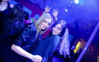 Субботняя развратная вечеринка в клубе «Уру-ру»: два стриптиза в одном эротическом шоу!