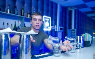 «Шоколадный заяц» Dakuba показал свою морковку посетительницам ночного клуба «Le Roi»