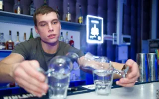 «Шоколадный заяц» Dakuba показал свою морковку посетительницам ночного клуба «Le Roi»