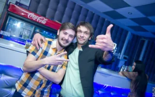 «Шоколадный заяц» Dakuba показал свою морковку посетительницам ночного клуба «Le Roi»