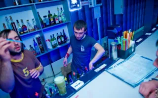 День влюбленных в ночном клубе «Le Roi» запомнится эротическим шоу с откровенным мужским и женским стриптизом