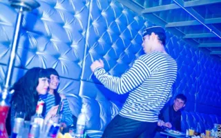 День влюбленных в ночном клубе «Le Roi» запомнится эротическим шоу с откровенным мужским и женским стриптизом