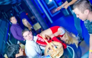 День влюбленных в ночном клубе «Le Roi» запомнится эротическим шоу с откровенным мужским и женским стриптизом