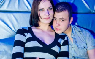 Вечеринка в четверг в клубе «Le Roi» традиционно была приправлена шампанским безлимитом с мужским стриптизом