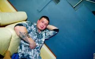 Вечеринка в четверг в клубе «Le Roi» традиционно была приправлена шампанским безлимитом с мужским стриптизом