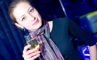 Вечеринка в четверг в клубе «Le Roi» традиционно была приправлена шампанским безлимитом с мужским стриптизом