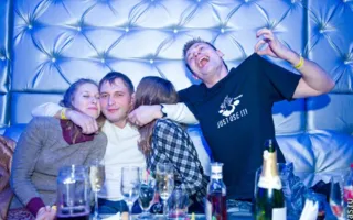 Мужским стриптизом в клубе «Le Roi» встретили 8 Марта