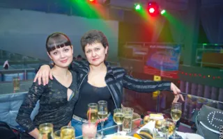 Мужским стриптизом в клубе «Le Roi» встретили 8 Марта