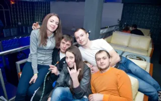 Мужским стриптизом в клубе «Le Roi» встретили 8 Марта