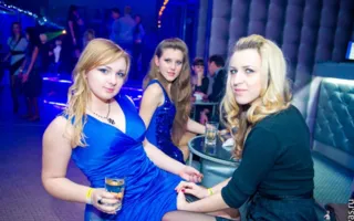 Мужским стриптизом в клубе «Le Roi» встретили 8 Марта