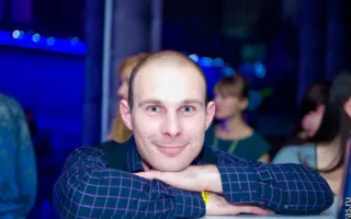 Мужским стриптизом в клубе «Le Roi» встретили 8 Марта