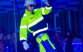 Мужским стриптизом в клубе «Le Roi» встретили 8 Марта