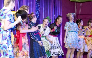 «Frau Comedy» в очередной раз порадовали актуальным юмором, яркими нарядами и отличным шоу