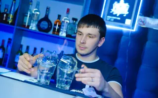 Обворожительная Ника дарила стриптиз мужчинам в ночном клубе «Le Roi»