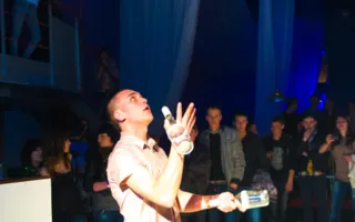 Женский стриптиз как феерическое завершение празднования 20-летия «Junkers» в ночном клубе «Цеппелин»
