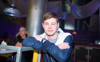 Женский стриптиз как феерическое завершение празднования 20-летия «Junkers» в ночном клубе «Цеппелин»