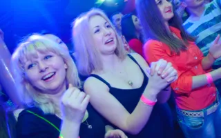 Стриптизёрши Самбука и Любимая выступили с эротическими номерами в клубе «УРУ-РУ»