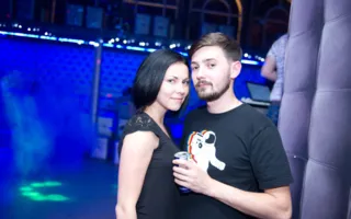 Мануэль показал сильный мужской стриптиз в клубе «Le Roi»