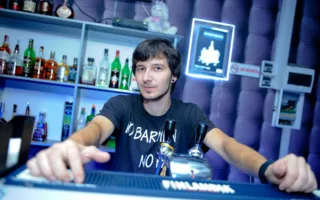 Стриптизер Октавиан покорял девичьи сердца в клубе «Le Roi»