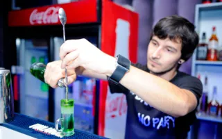 Стриптизер Октавиан покорял девичьи сердца в клубе «Le Roi»