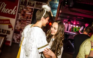 Влюблённые студенты зажгли на вечеринке в «Ночь святого Валентина»