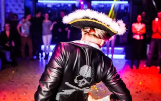 День влюблённых в ночном клубе «Точка G» отметили праздничным стриптизом