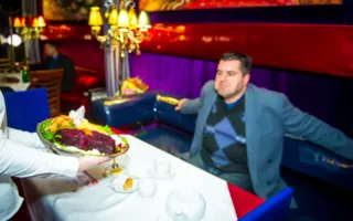 Конкурс съедобной эротики в ресторане «Париж»