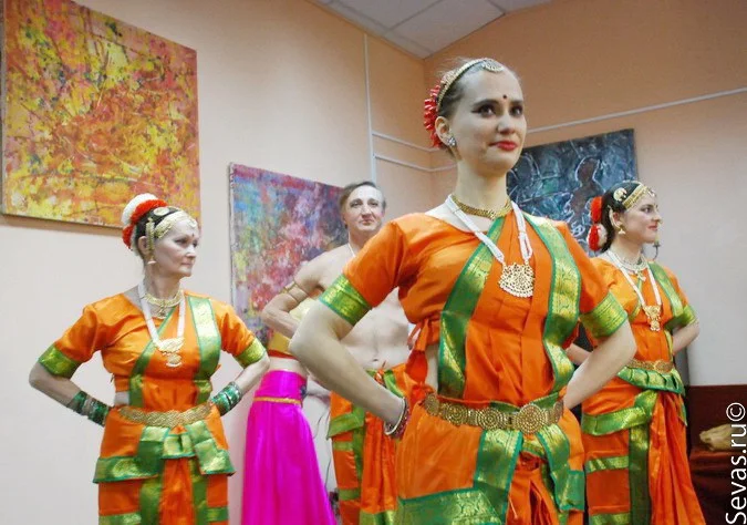 вечеринки Севастополь, новости Севастополя, концерты Севастополь, севастопольские музыканты, музыканты Севастополя, творческий вечер, восточные танцы, индийская культура, Навруз, праздники Севастополь, мехенди, йога Севастополь