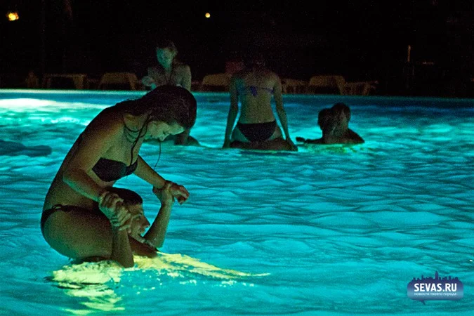 новости Севастополя, вечеринки Севастополь, сальса вечеринка Севастополь, Aqua Salsa Party, школа латиноамериканских танцев Ахтиар, танцы Севастополь, Зурбаган Севастополь, аквапарк Зурбаган Севастополь, сальса Севастополь, девушки в аквапарке, девушки Севастополя