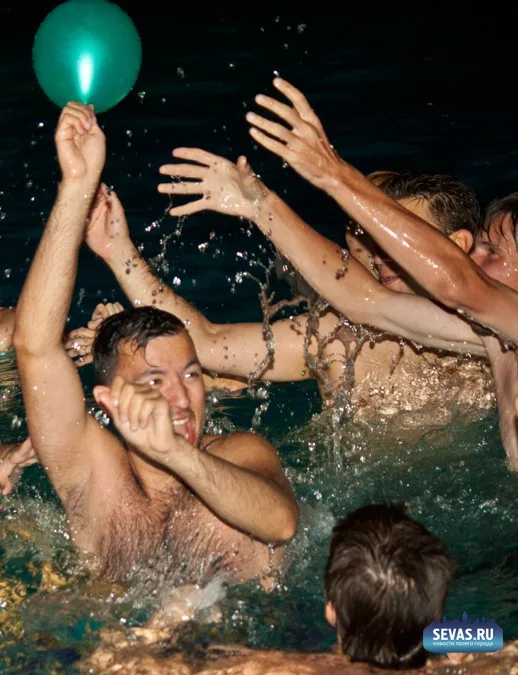 новости Севастополя, вечеринки Севастополь, сальса вечеринка Севастополь, Aqua Salsa Party, школа латиноамериканских танцев Ахтиар, танцы Севастополь, Зурбаган Севастополь, аквапарк Зурбаган Севастополь, сальса Севастополь, девушки в аквапарке, девушки Севастополя