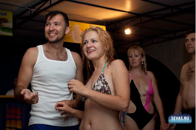 новости Севастополя, вечеринки Севастополь, сальса вечеринка Севастополь, Aqua Salsa Party, школа латиноамериканских танцев Ахтиар, танцы Севастополь, Зурбаган Севастополь, аквапарк Зурбаган Севастополь, сальса Севастополь, девушки в аквапарке, девушки Севастополя