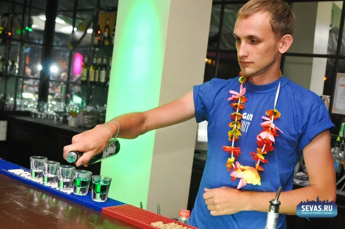 клубы Севастополя, новости Севастополя, Bombay Севастополь, Бомбей Севастополь, вечеринки Севастополь, конкурсы Севастополь, девушки Севастополя, гавайская вечеринка Севастополь