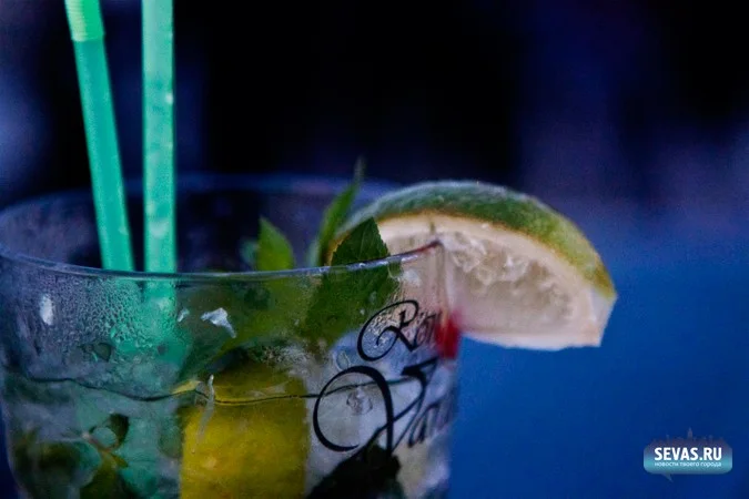 новости Севастополя, вечеринки Севастополь, сальса вечеринка Севастополь, Aqua Salsa Party, школа латиноамериканских танцев Ахтиар, танцы Севастополь, Зурбаган Севастополь, аквапарк Зурбаган Севастополь, сальса Севастополь, девушки в аквапарке, девушки Севастополя